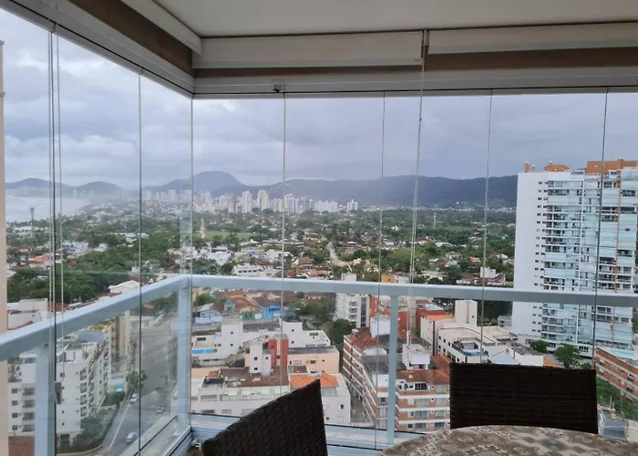 Lazer completo e vista inesquecível Apartamento Guarujá